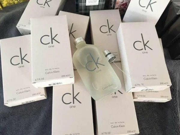 Perfumes-Colognes Pallets